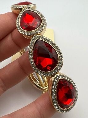 Monet Red Crystal Faceted Tear Drop With Clear Rhinestones Stretch Bracelet NWT